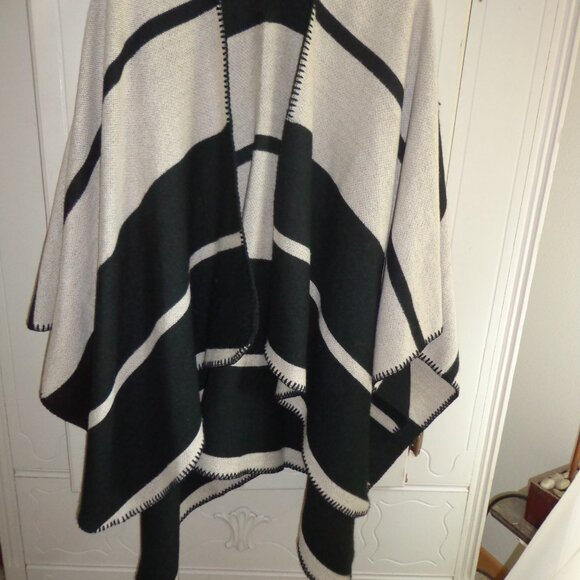 NWOT JACK & MISSY WRAPSODAY WRAP SHRUG O/S BLACK/NATURAL WHIP STITCHING - Picture 4 of 13